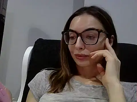 Fayrine online show from 05-18-26, 08:14