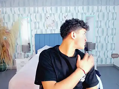 Axel savage online show from 10-21-25, 03:29