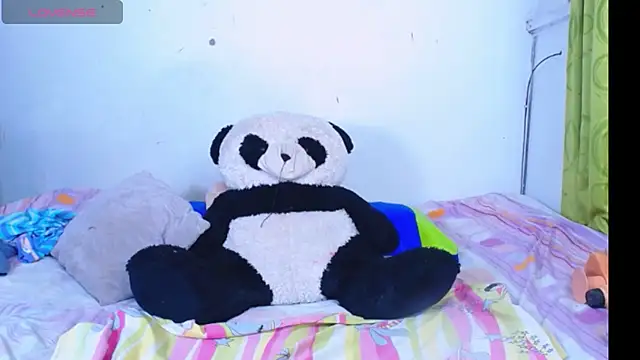 Snapshot of Gracce-Smith chatting on 11-23-25, 04:56 Gracce-Smith online show from 11-23-25, 04:56