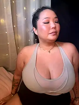 RealLifeWaifu online show from 09-24-25, 10:35