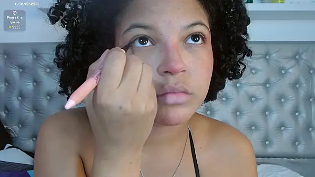 Snapshot of lulu_lovee chatting on 10-10-25, 03:16 lulu lovee online show from 10-10-25, 03:16