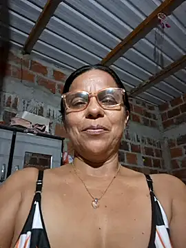 Snapshot of Lucerito-Hot chatting on 11-13-25, 03:05 Lucerito-Hot online show from 11-13-25, 03:05