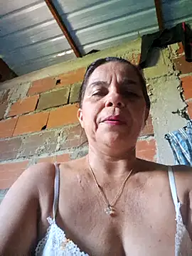 Snapshot of Lucerito-Hot chatting on 12-14-25, 02:33 Lucerito-Hot online show from 12-14-25, 02:33