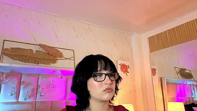 Snapshot of RobinBennett chatting on 05-01-26, 12:54 RobinBennett online show from 05-01-26, 12:54