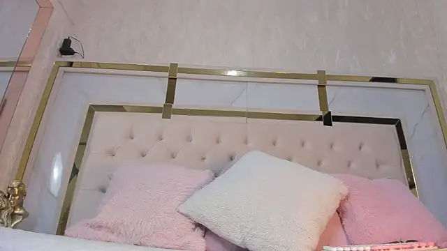 Cameron Hearts online show from 12-19-25, 12:23