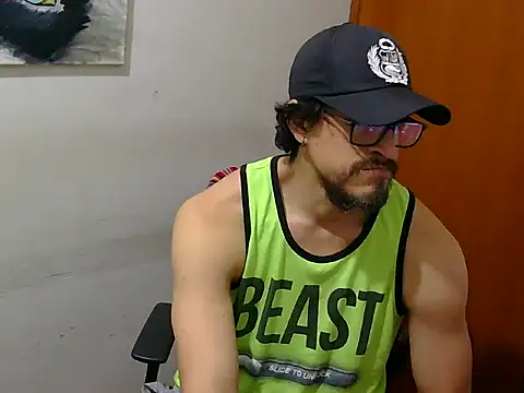 Snapshot of GuivernoStud chatting on 09-12-25, 05:29 GuivernoStud online show from 09-12-25, 05:29