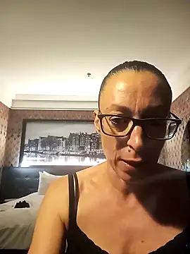 Snapshot of Astrid3 chatting on 09-30-25, 08:58 Astrid3 online show from 09-30-25, 08:58