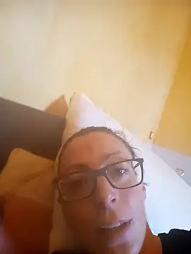 Snapshot of Astrid3 chatting on 10-22-25, 02:50 Astrid3 online show from 10-22-25, 02:50