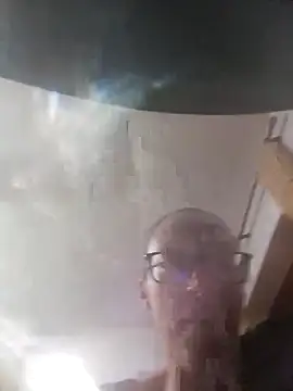 Snapshot of Astrid3 chatting on 11-11-25, 12:43 Astrid3 online show from 11-11-25, 12:43