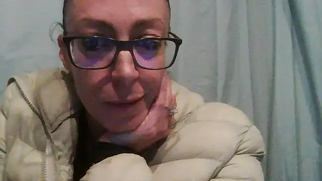 Snapshot of Astrid3 chatting on 11-18-25, 10:14 Astrid3 online show from 11-18-25, 10:14