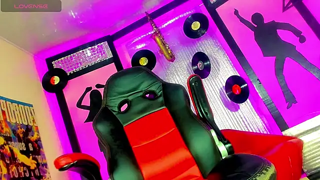 Snapshot of Alondra_Campbell chatting on 10-17-25, 03:20 Alondra Campbell online show from 10-17-25, 03:20