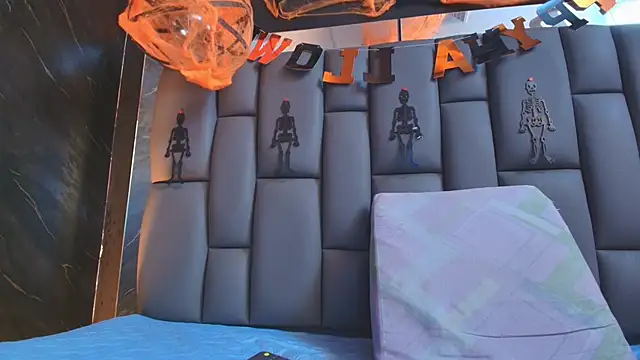 kissme luna online show from 10-20-25, 07:14