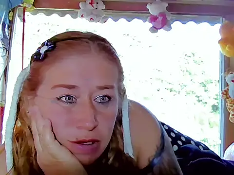 Snapshot of Effata30 chatting on 10-28-25, 08:55 Effata30 online show from 10-28-25, 08:55