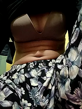Snapshot of Aasha_devi05 chatting on 10-25-25, 12:29 Aasha devi05 online show from 10-25-25, 12:29