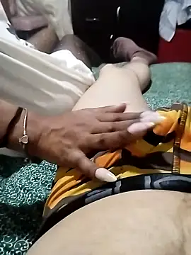 Snapshot of cleoloveisland chatting on 11-18-25, 11:37 cleoloveisland online show from 11-18-25, 11:37