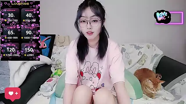 baby-yaya20 online show from 10-31-25, 12:44