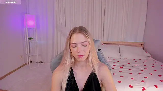 Susan Mimi online show from 10-15-25, 01:50