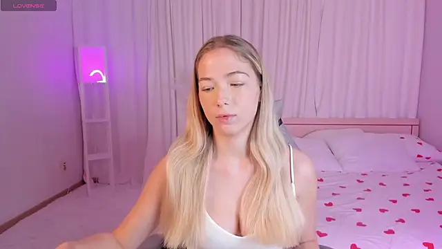 Susan Mimi online show from 11-26-25, 03:18