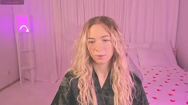 Susan Mimi online show from 12-04-25, 03:27