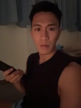 Snapshot of gooodboiii chatting on 11-10-25, 01:32 gooodboiii online show from 11-10-25, 01:32