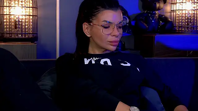 Snapshot of EleniaDevons chatting on 10-16-25, 11:44 EleniaDevons online show from 10-16-25, 11:44