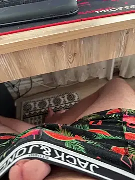 Snapshot of dicksmallll chatting on 09-30-25, 01:16 dicksmallll online show from 09-30-25, 01:16