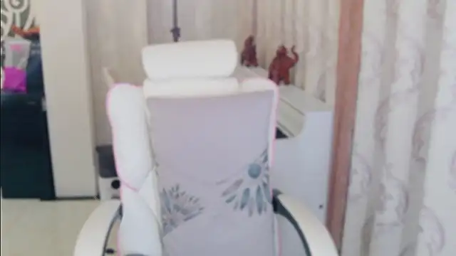 Snapshot of Aurora-77 chatting on 10-20-25, 05:02 Aurora-77 online show from 10-20-25, 05:02