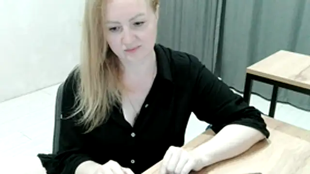 Snapshot of Zaliraa chatting on 07-12-26, 07:49 Zaliraa online show from 07-12-26, 07:49