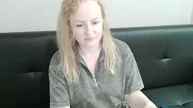 Snapshot of Zaliraa chatting on 07-14-26, 10:21 Zaliraa online show from 07-14-26, 10:21