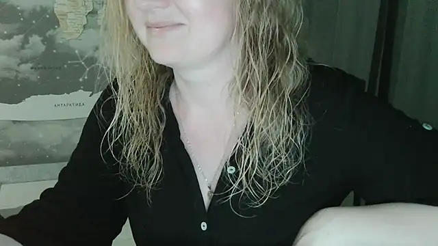 Snapshot of Zaliraa chatting on 07-24-26, 06:39 Zaliraa online show from 07-24-26, 06:39