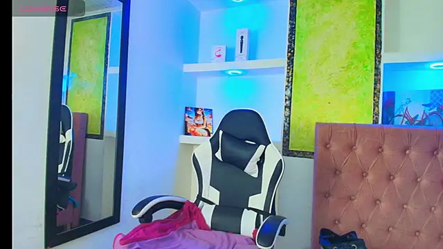 susan mooree online show from 10-18-25, 07:47