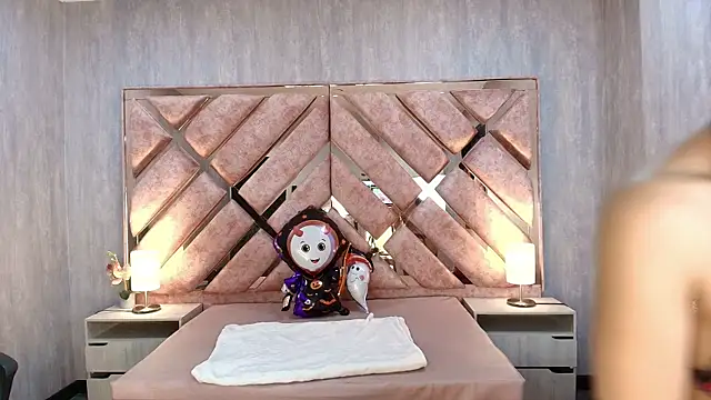 ANABELL BROWN online show from 10-07-25, 07:22