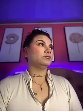 Snapshot of Megaan__More chatting on 11-10-25, 02:43 Megaan More online show from 11-10-25, 02:43