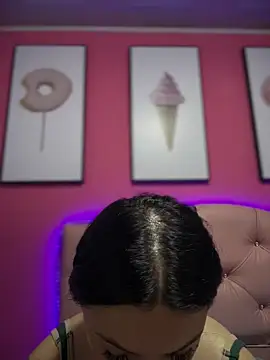 Snapshot of Megaan__More chatting on 11-14-25, 02:10 Megaan More online show from 11-14-25, 02:10