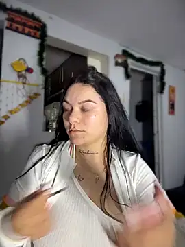 Snapshot of Megaan__More chatting on 11-18-25, 02:06 Megaan More online show from 11-18-25, 02:06