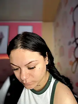 Snapshot of Megaan__More chatting on 12-01-25, 01:54 Megaan More online show from 12-01-25, 01:54