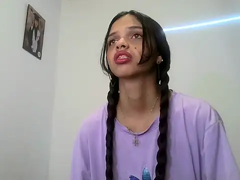 Snapshot of lucy_babyy chatting on 10-13-25, 07:47 lucy babyy online show from 10-13-25, 07:47