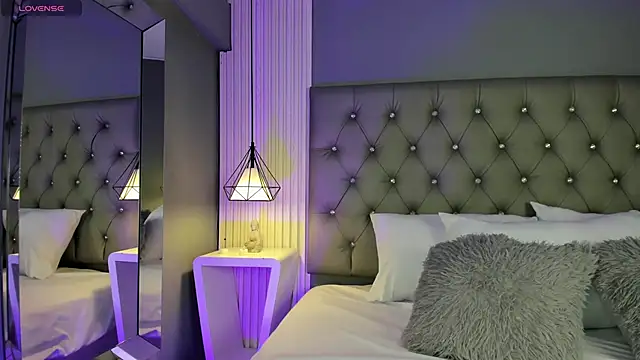 LunaBloomn online show from 01-13-26, 05:07