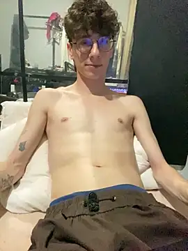 HeiRique online show from 10-29-25, 03:53