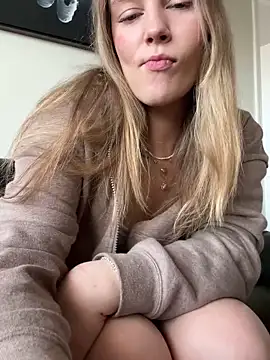 AllesandraLove online show from 02-01-26, 07:56