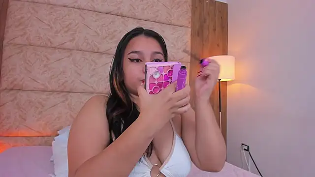 Snapshot of IvannaaVega chatting on 12-14-25, 04:40 IvannaaVega online show from 12-14-25, 04:40