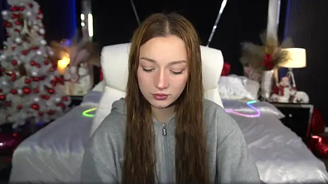 FoxyMayy online show from 12-13-25, 09:09