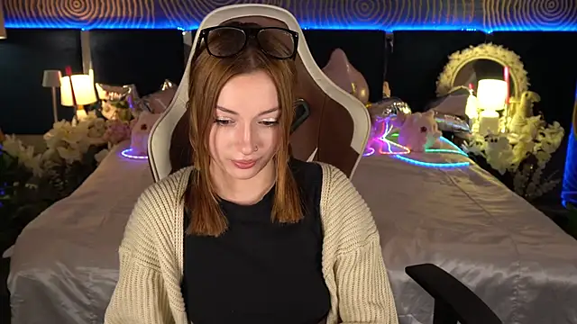 FoxyMayy online show from 06-19-26, 12:31