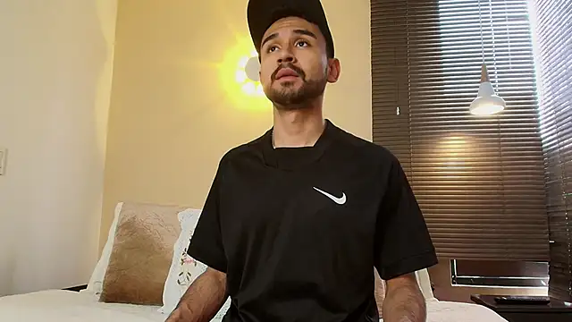 Axel Moon S online show from 10-20-25, 06:30