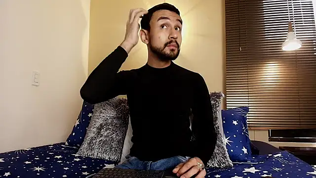 Axel Moon S online show from 11-14-25, 07:45