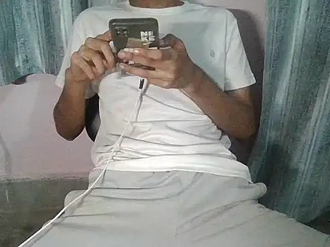 Snapshot of ash706339 chatting on 09-13-25, 05:46 ash706339 online show from 09-13-25, 05:46