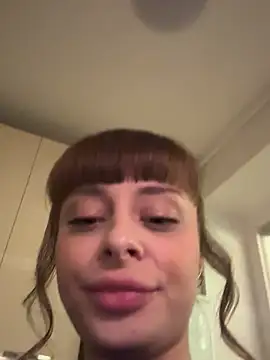 BabyBee  online show from 12-02-25, 10:49