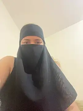 Snapshot of Wild-Nayra chatting on 02-12-26, 09:21 Wild-Nayra online show from 02-12-26, 09:21