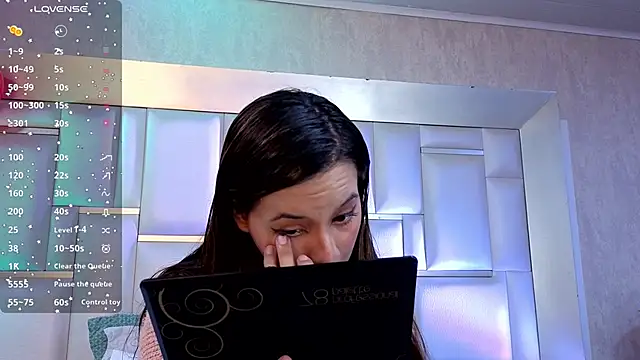 Lunabellee  online show from 02-16-26, 08:05