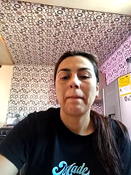 Snapshot of vanessa-titisM chatting on 05-09-26, 02:33 vanessa-titisM online show from 05-09-26, 02:33